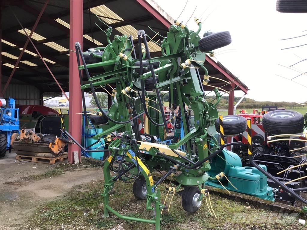 Krone Vendro 820 Obraceče a shrabovače sena