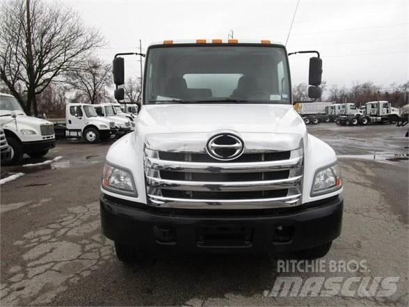 Hino 338 Kombinované/Čerpací cisterny