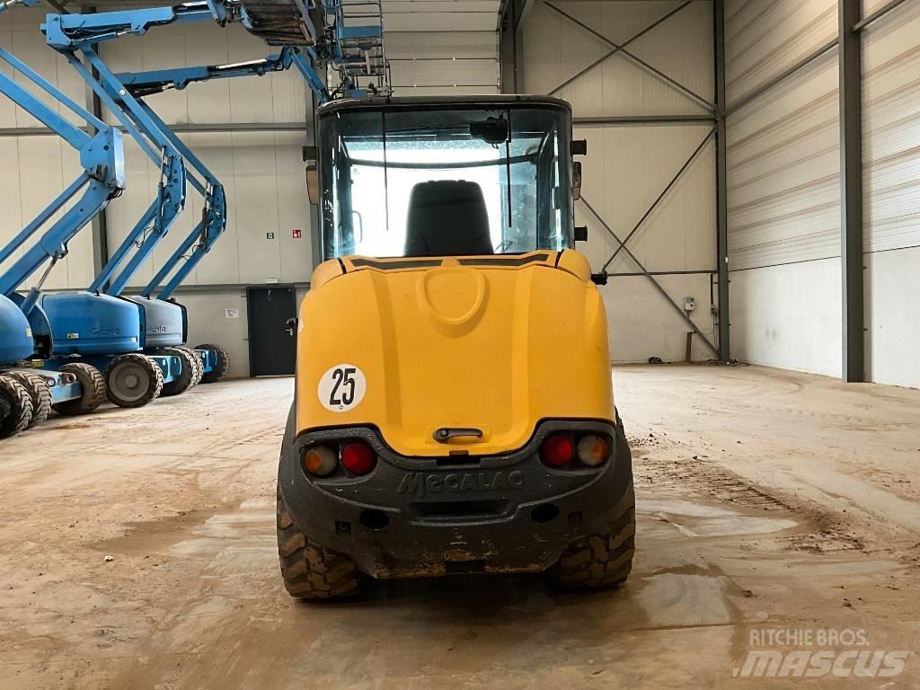 Mecalac AX 850 Kolové nakladače