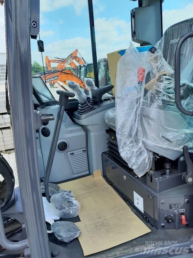 Doosan DX 63-7 Mini rýpadla < 7t