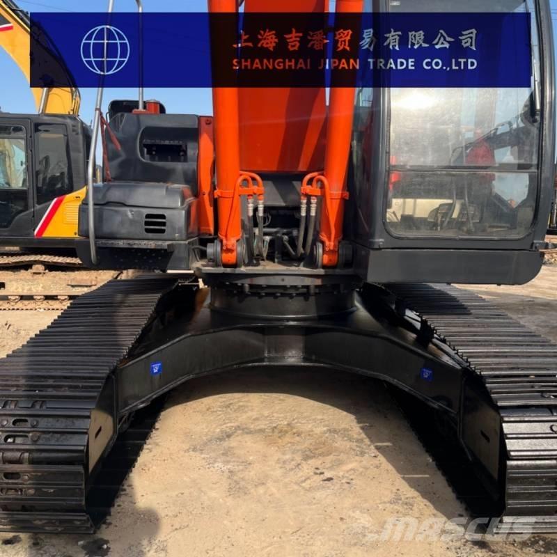 Hitachi ZX 240 Pásová rýpadla