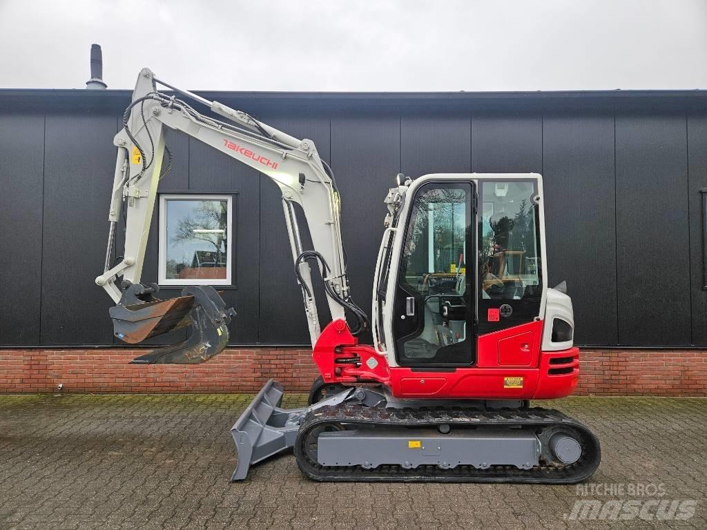 Takeuchi TB250-2 Stroje pro manipulaci s odpadem