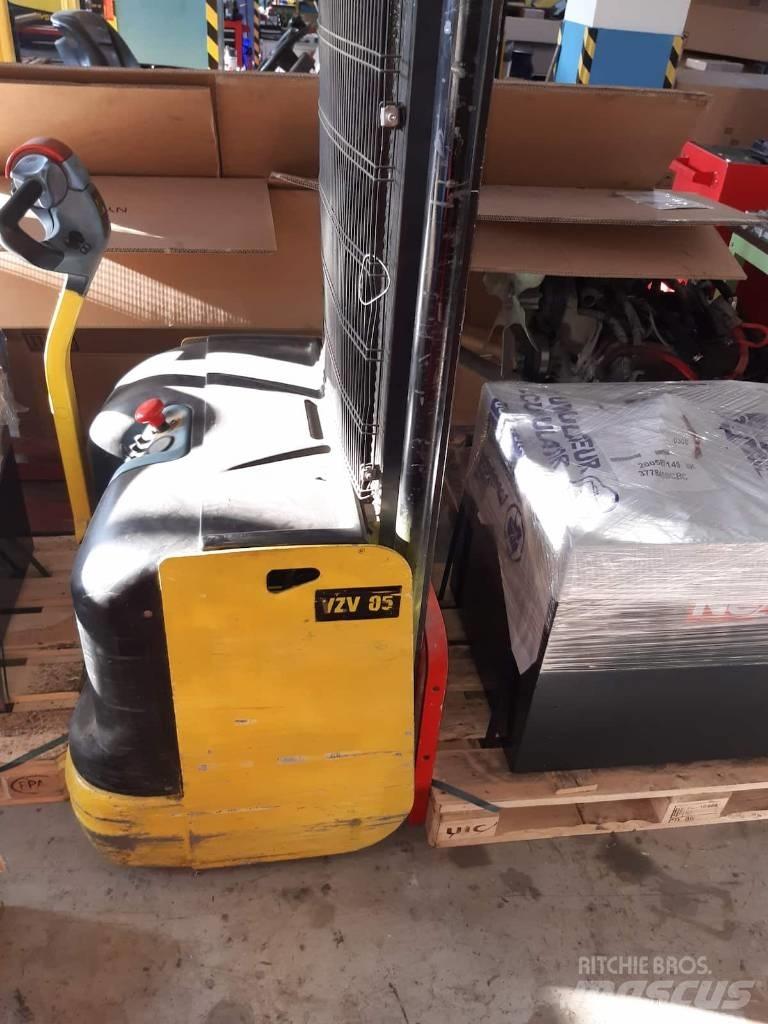 Hyster S 1.2 Ručně vedené vysokozdvižné vozíky