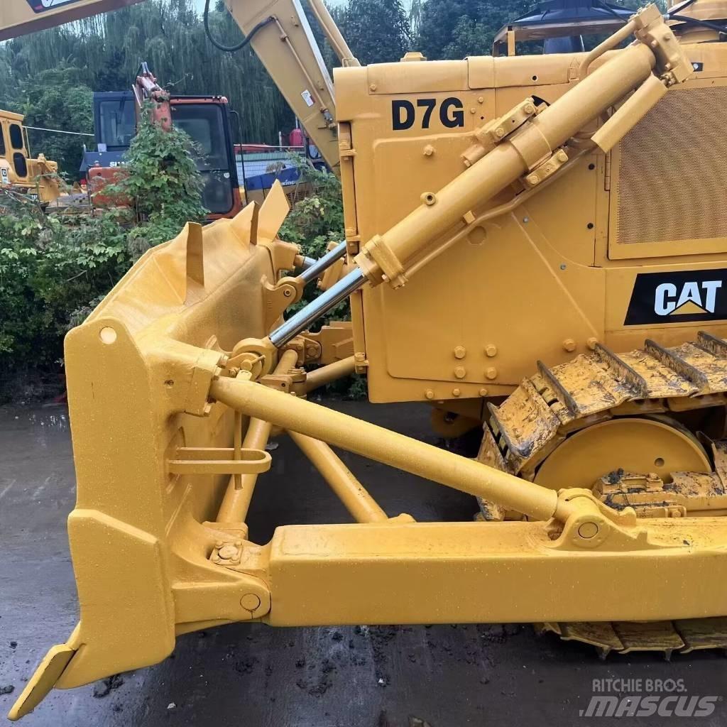 CAT D 7 G Pásové dozery