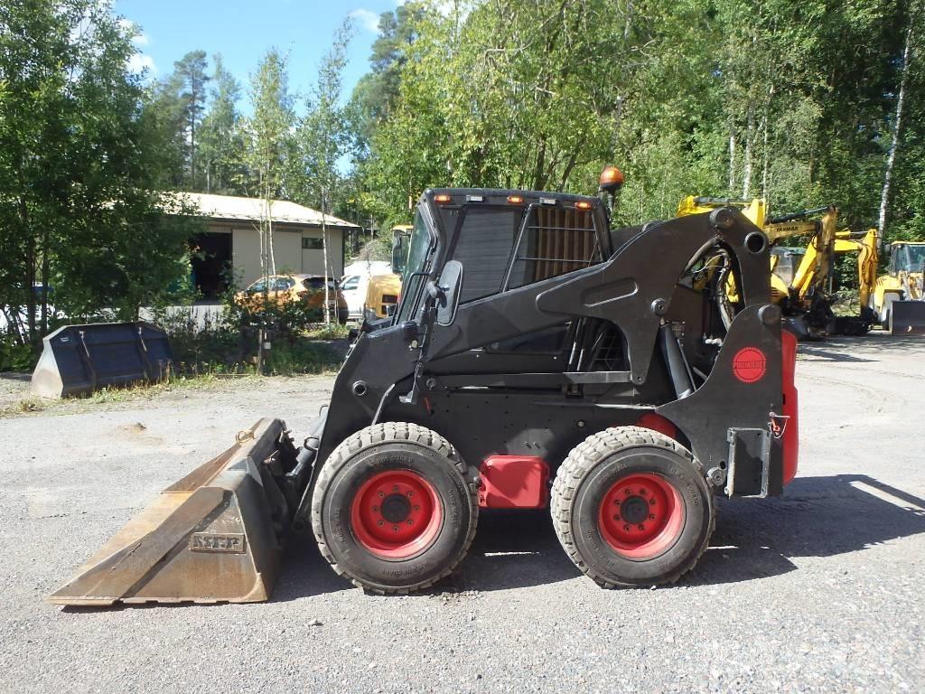 Bobcat S 300 Smykem řízené nakladače