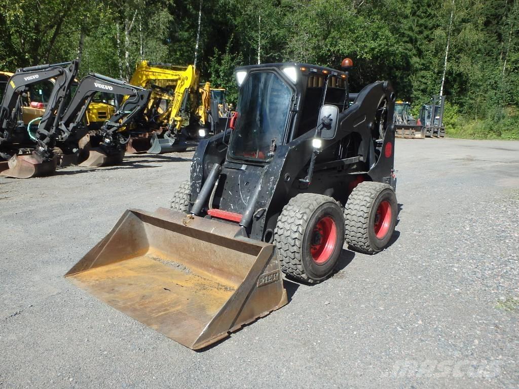 Bobcat S 300 Smykem řízené nakladače
