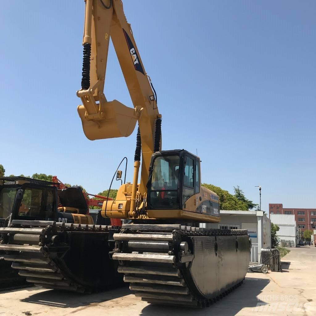 CAT 320 C L Obojživelná rypadla