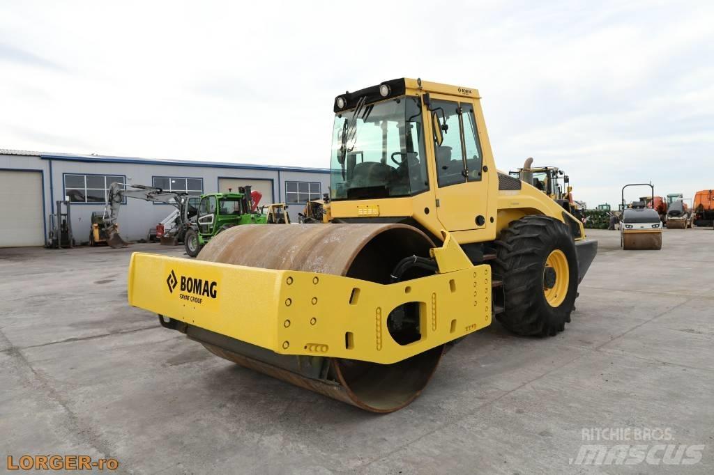 Bomag BW 216 D H-4 Tahačové válce