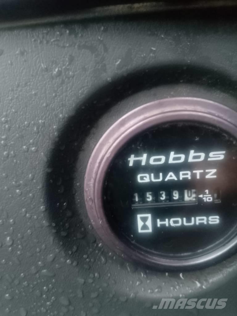 Hyundai 140W-7A Kolová rýpadla