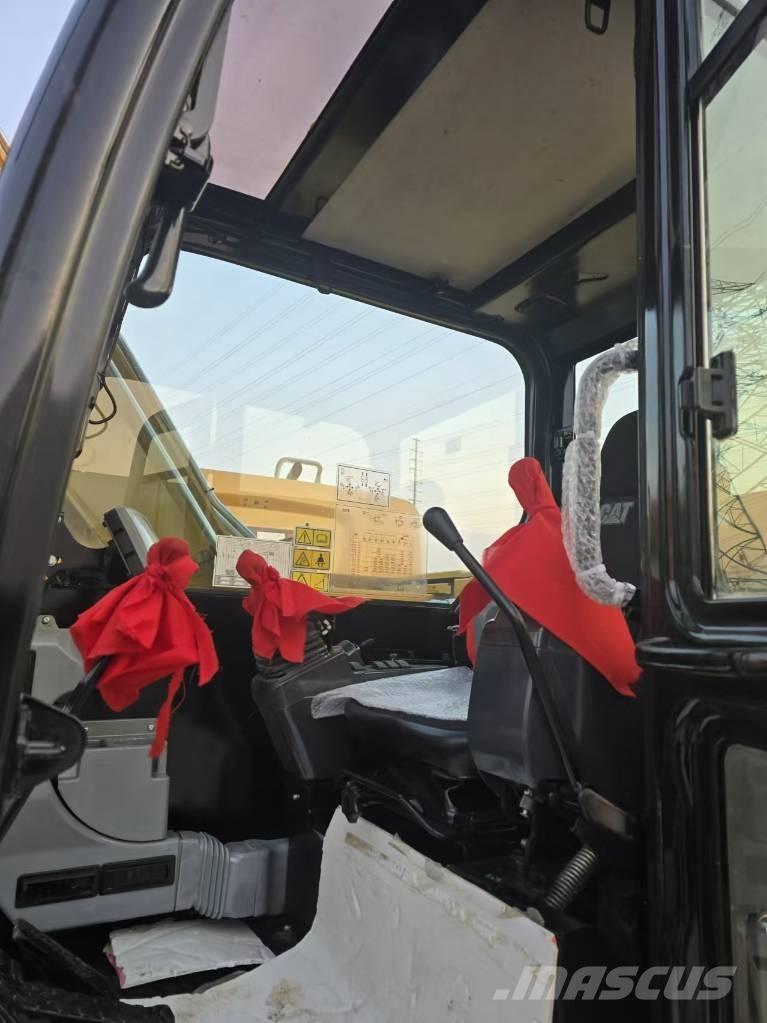 CAT 307 Mini rýpadla < 7t