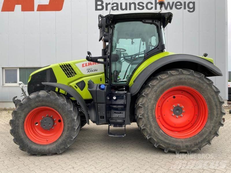 CLAAS AXION 810 Traktory
