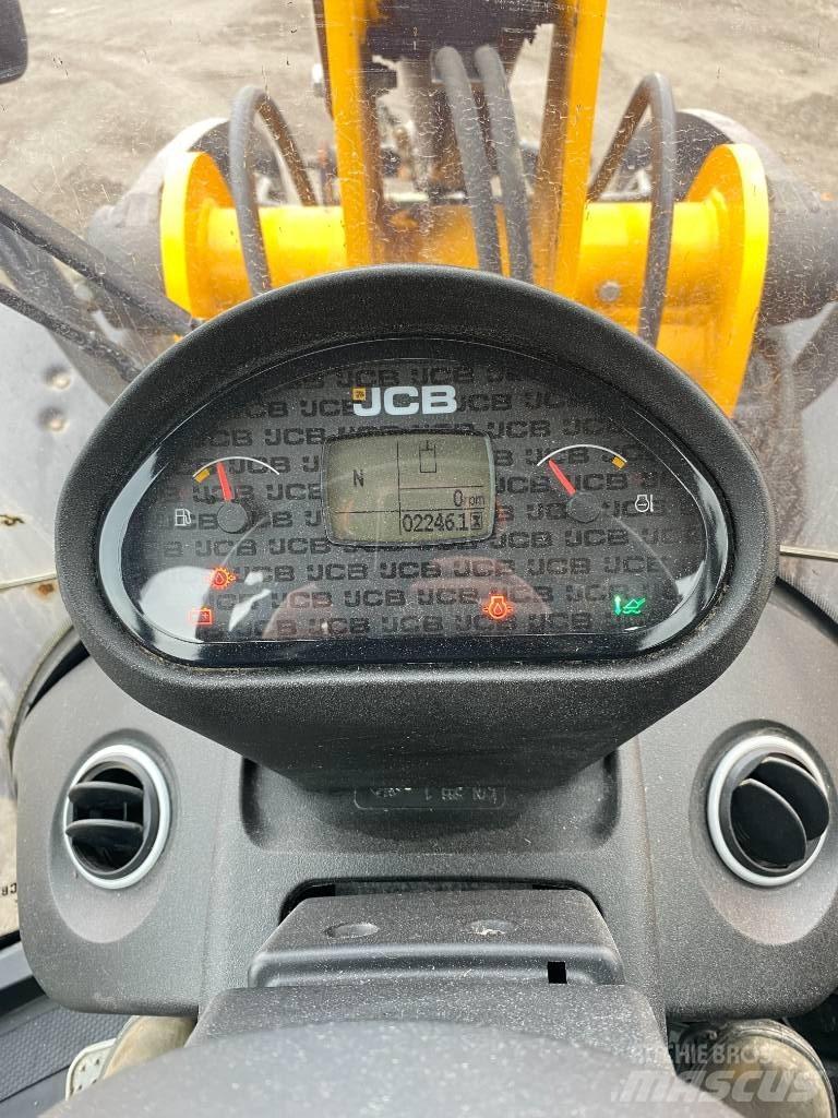 JCB 409 Teleskopické nakladače pro zemědělství
