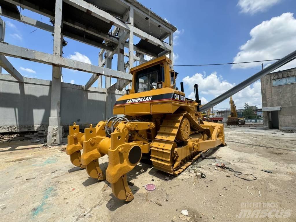 CAT D 7 R Pásové dozery