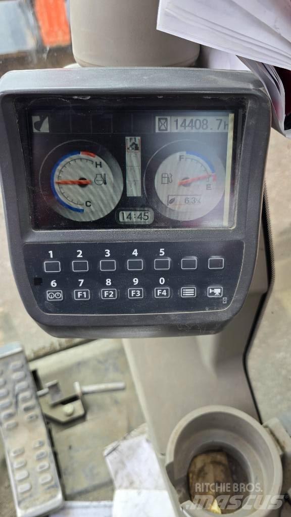 Hitachi ZX225USRLC-3 Pásová rýpadla
