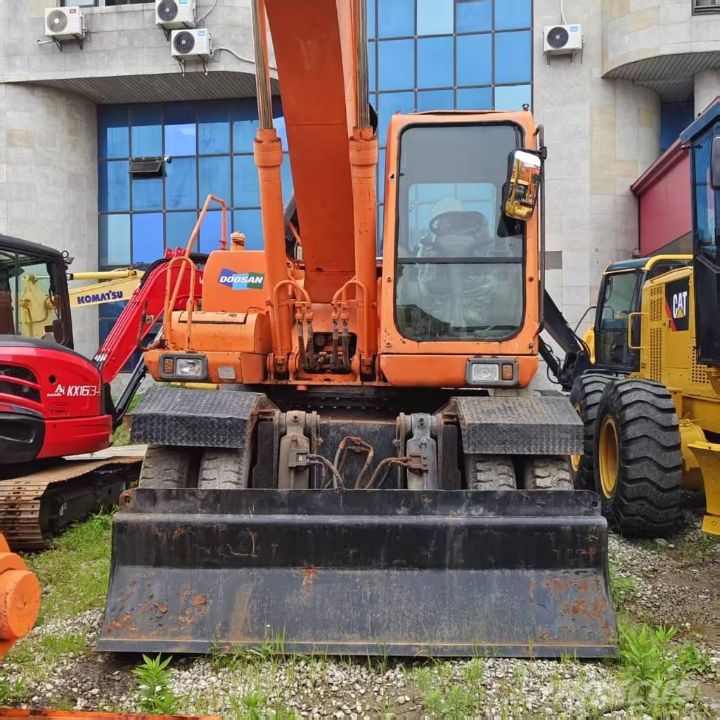 Doosan DH 210 W-7 Kolová rýpadla