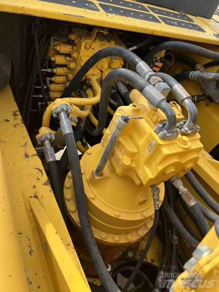 Komatsu PC430-8 Pásová rýpadla