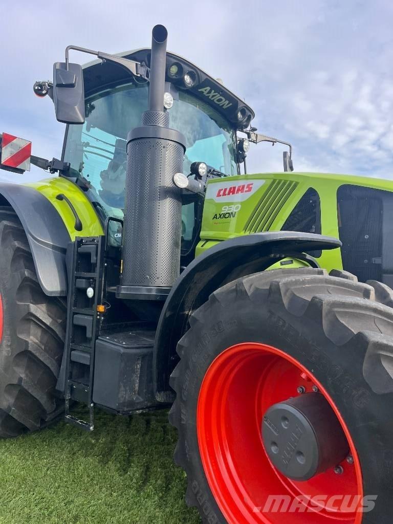 CLAAS AXIO 930 Traktory