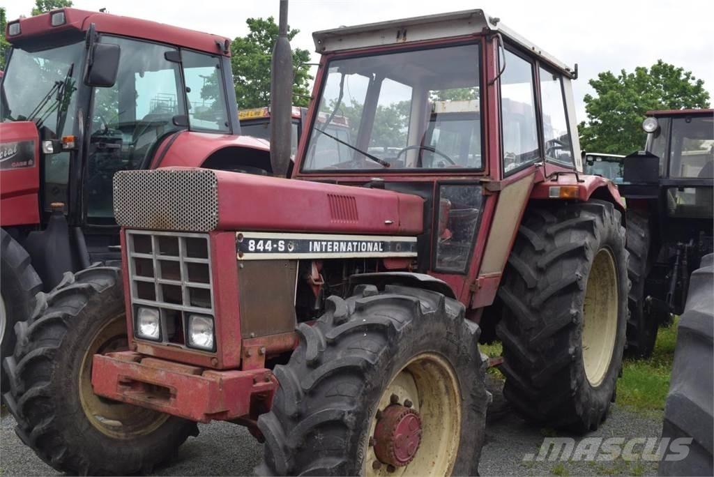 Case IH 844 A/S Traktory