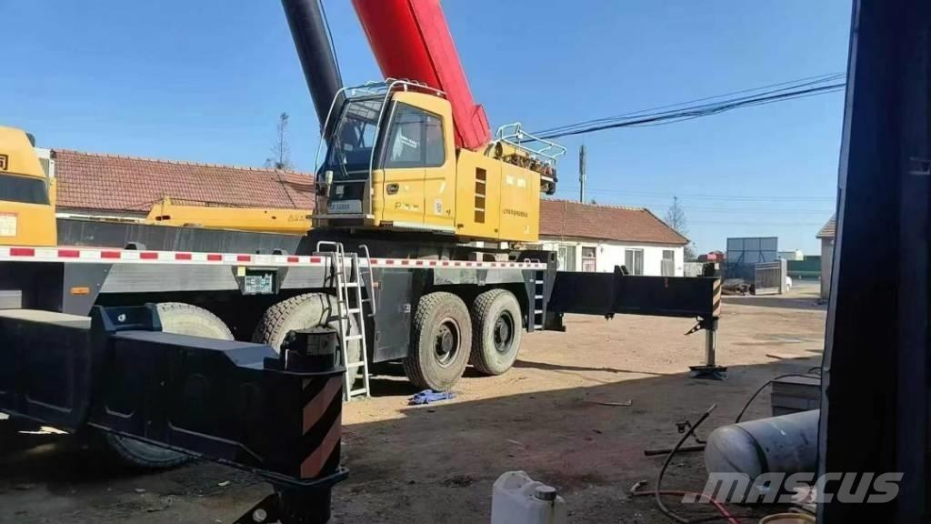 Sany 1600T8 Univerzální terénní jeřáby
