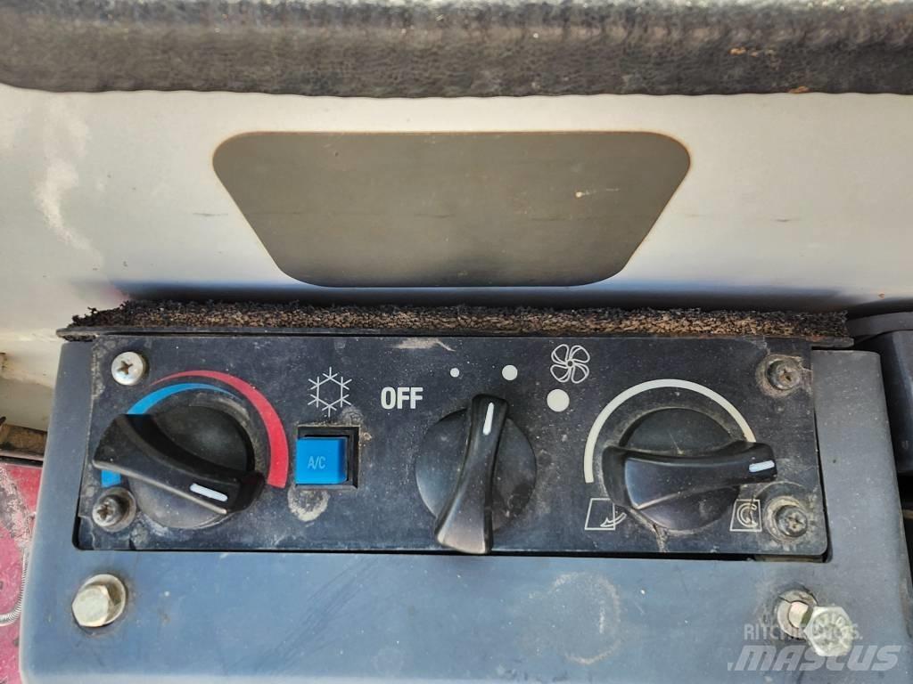 Takeuchi TB 180 FR Pásová rýpadla