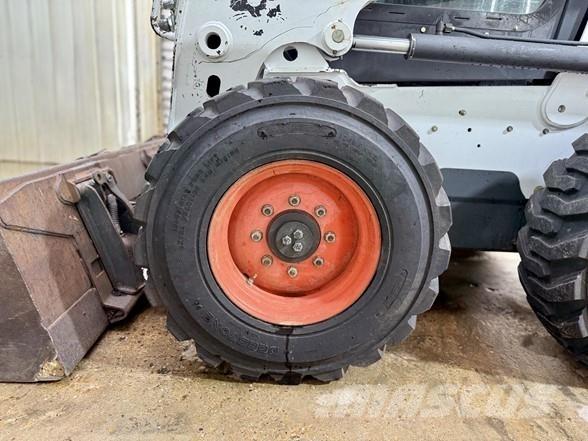 Bobcat S630 Smykem řízené nakladače