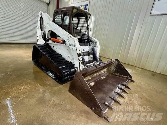 Bobcat T300 Smykem řízené nakladače