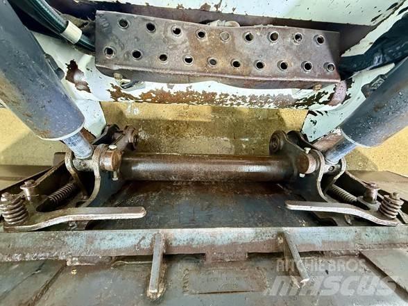 Bobcat T300 Smykem řízené nakladače