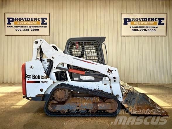 Bobcat T590 Smykem řízené nakladače