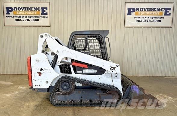 Bobcat T590 Smykem řízené nakladače