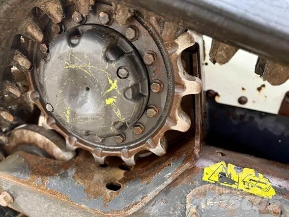 Bobcat T595 Smykem řízené nakladače