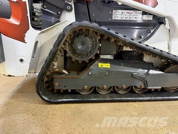 Bobcat T66 Smykem řízené nakladače