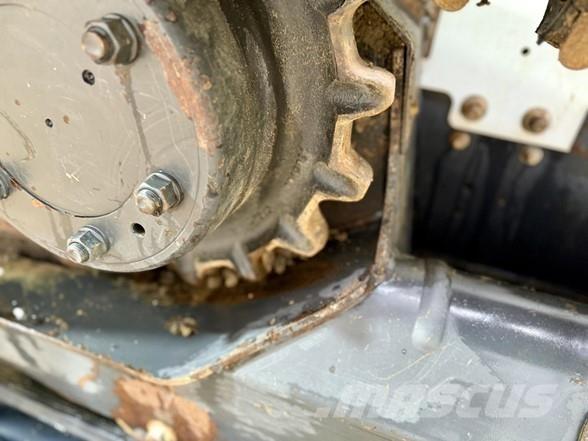 Bobcat T740 Smykem řízené nakladače
