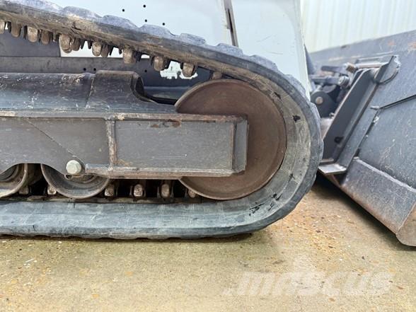 Bobcat T770 Smykem řízené nakladače