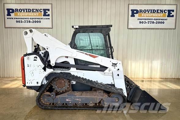 Bobcat T870 Smykem řízené nakladače