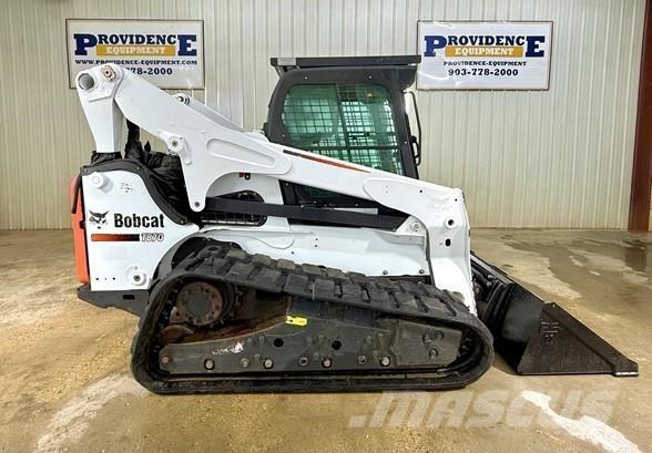 Bobcat T870 Smykem řízené nakladače