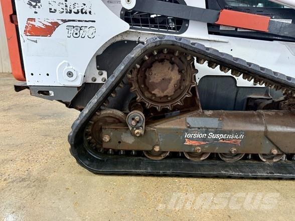 Bobcat T870 Smykem řízené nakladače