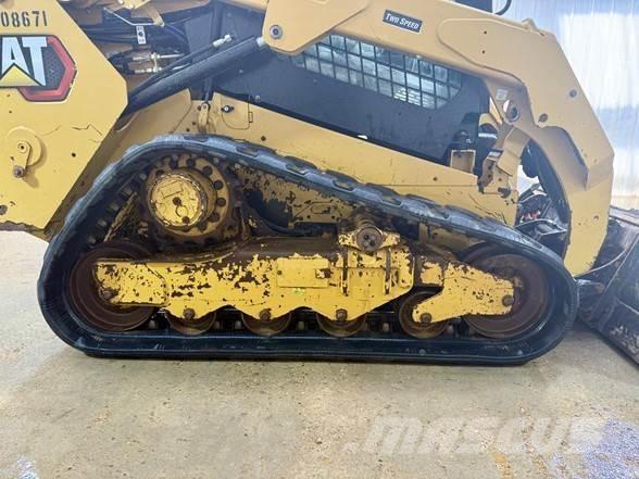CAT 259D3 Smykem řízené nakladače