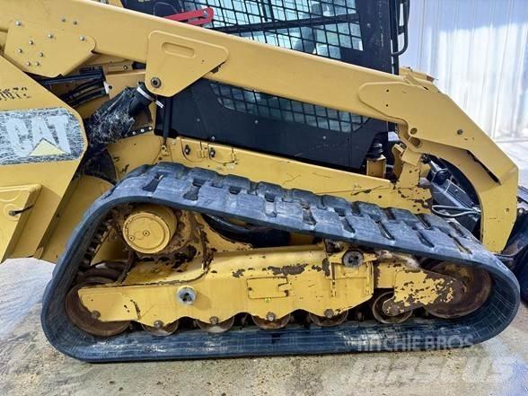 CAT 299D2 XHP Smykem řízené nakladače