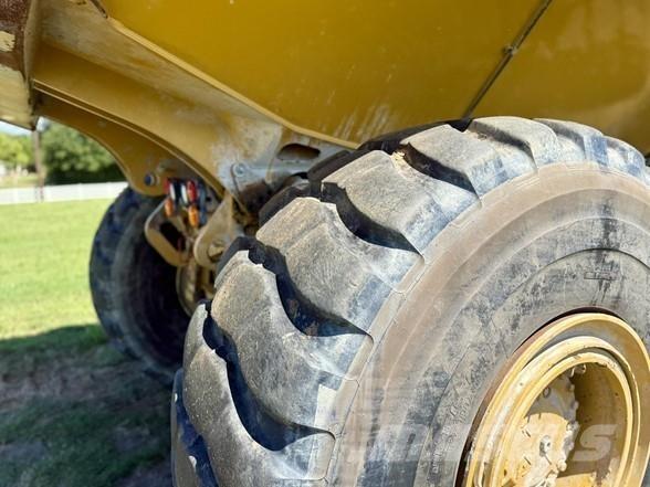 CAT 745 Kloubové dempry