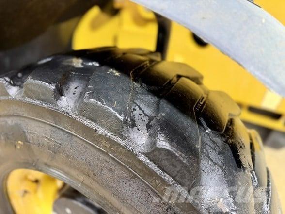 CAT TH255C Teleskopické manipulátory