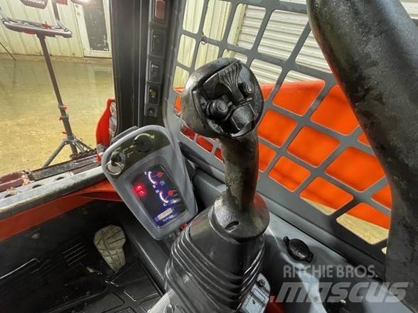 Kubota SSV65 Smykem řízené nakladače