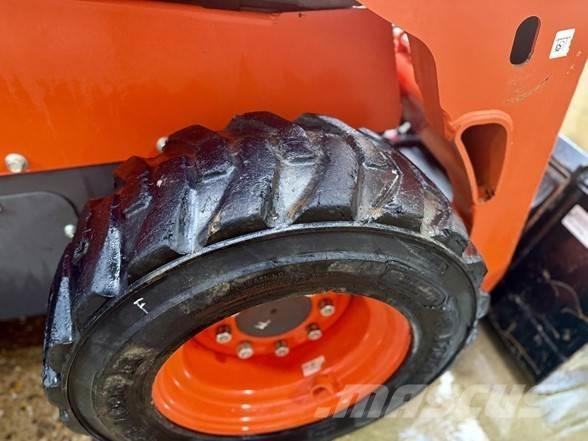 Kubota SSV65 Smykem řízené nakladače
