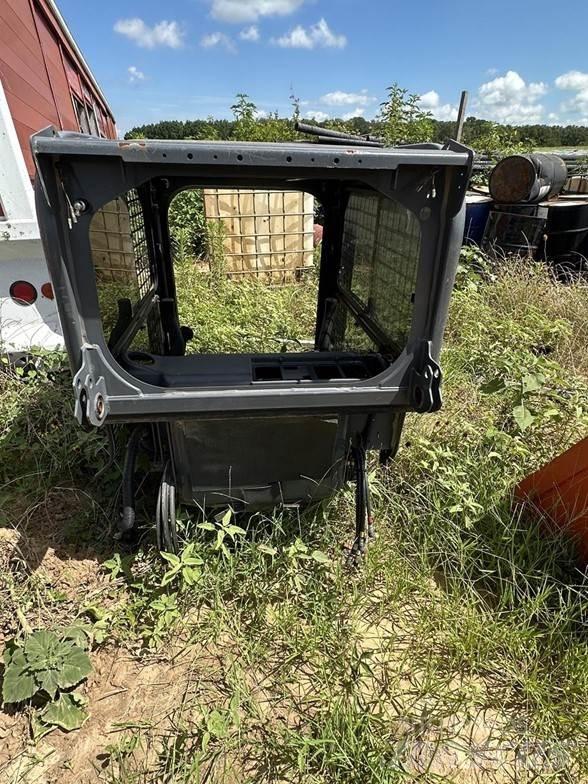 Kubota SVL Kabiny a interiér