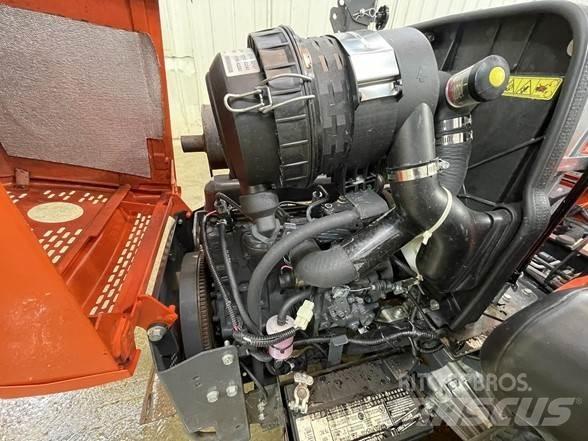 Kubota ZD1211 Sekačky s nulovým poloměrem otáčení