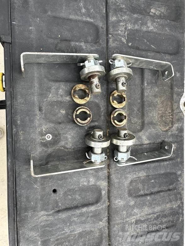  PULLRITE 2900 Pneumatiky, kola a ráfky