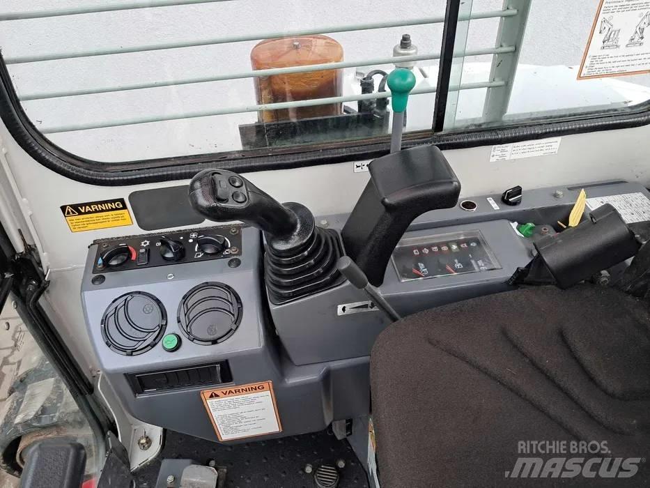 Takeuchi TB 153 FR Pásová rýpadla