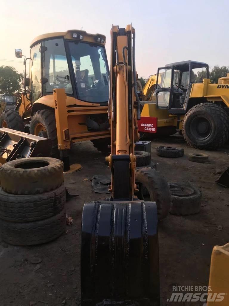 JCB 4CX Rýpadlo-nakladače