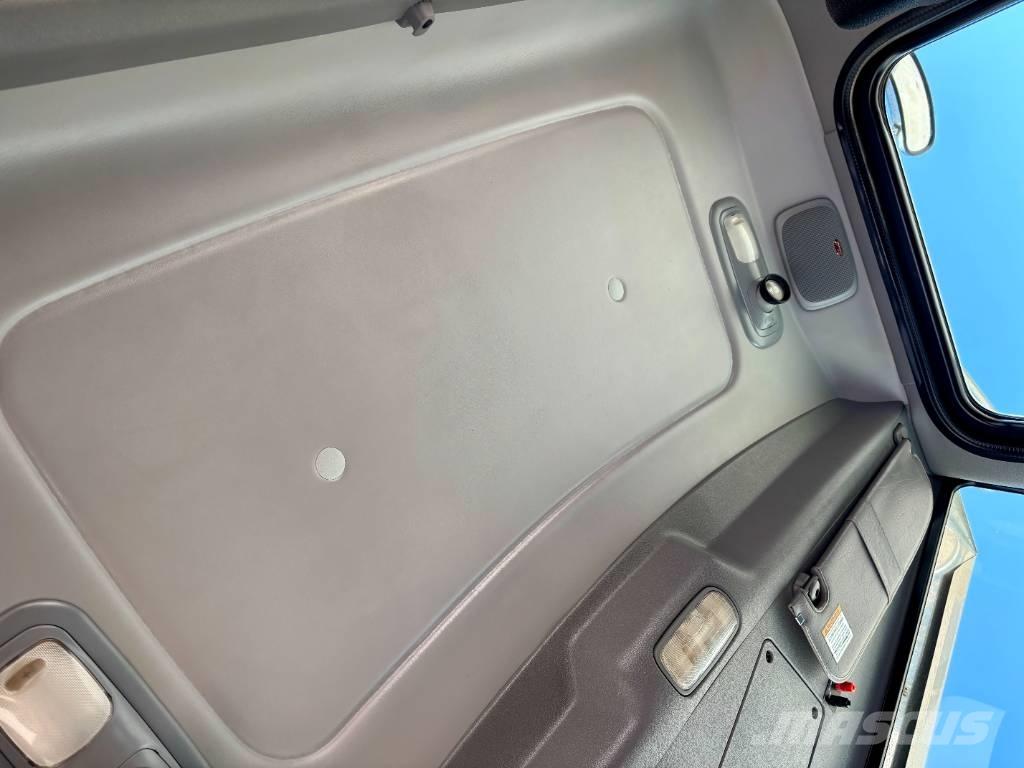 Peterbilt 389 Tahače