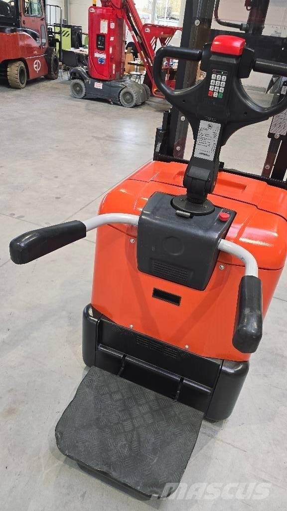 BT SPE 200 D Ručně vedené vysokozdvižné vozíky