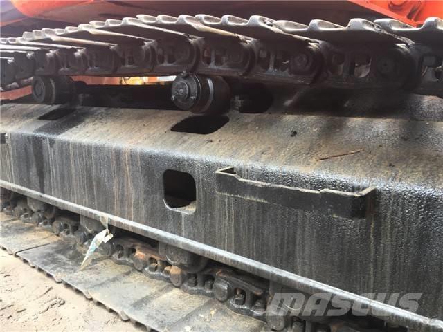 Hitachi EX 200 Pásová rýpadla